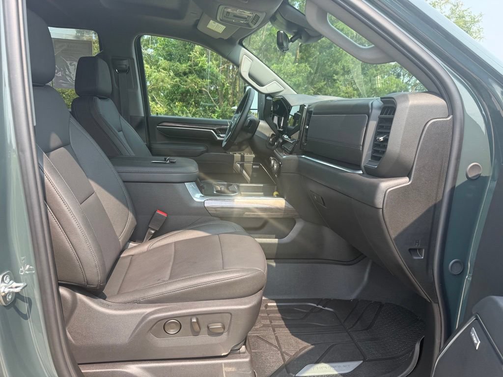 Used 2026 Chevrolet Silverado 2500 LTZ w/ LTZ Premium Package AWD/4WD image 26