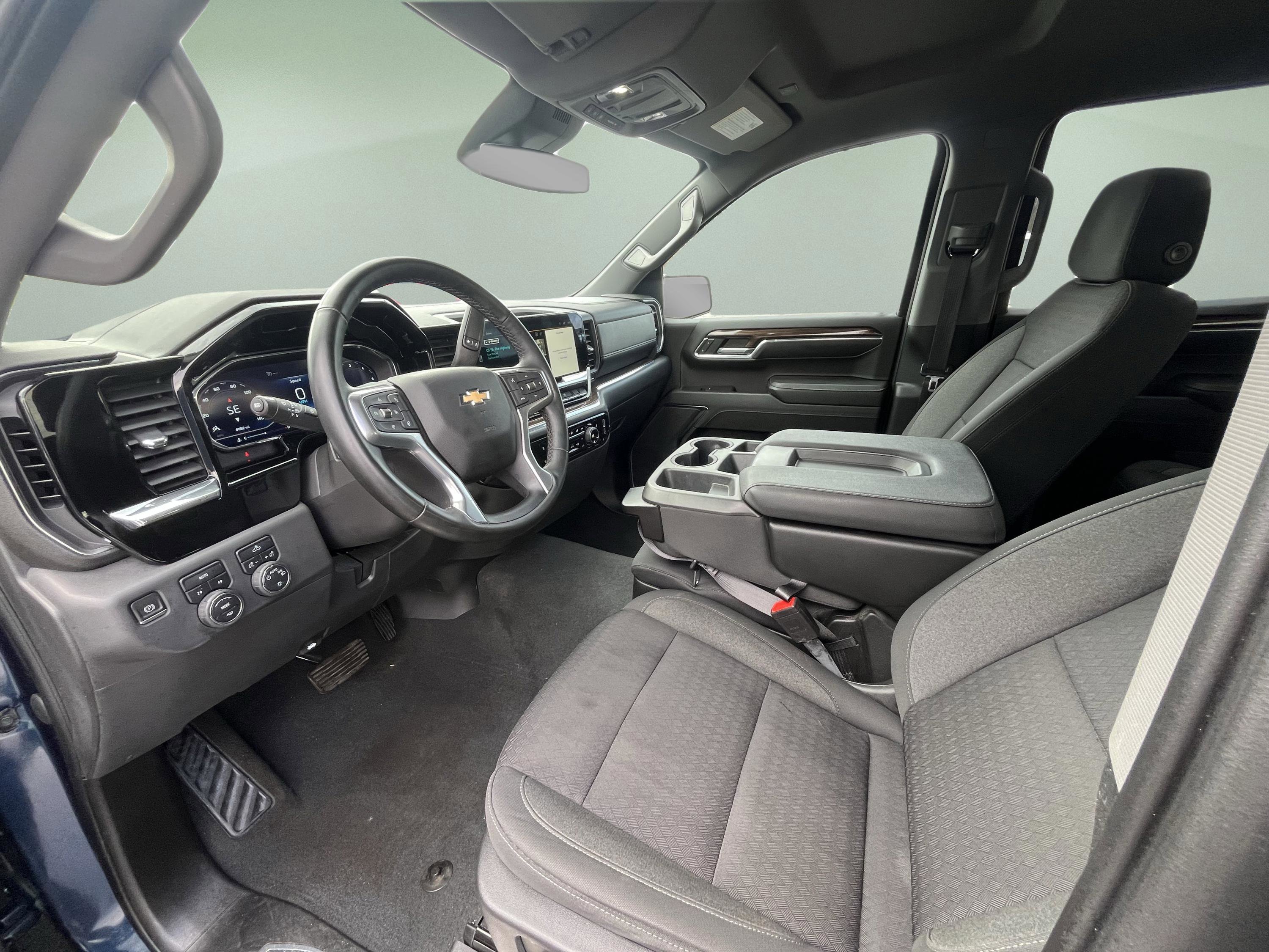 Used 2023 Chevrolet Silverado 1500 LT AWD/4WD image 29