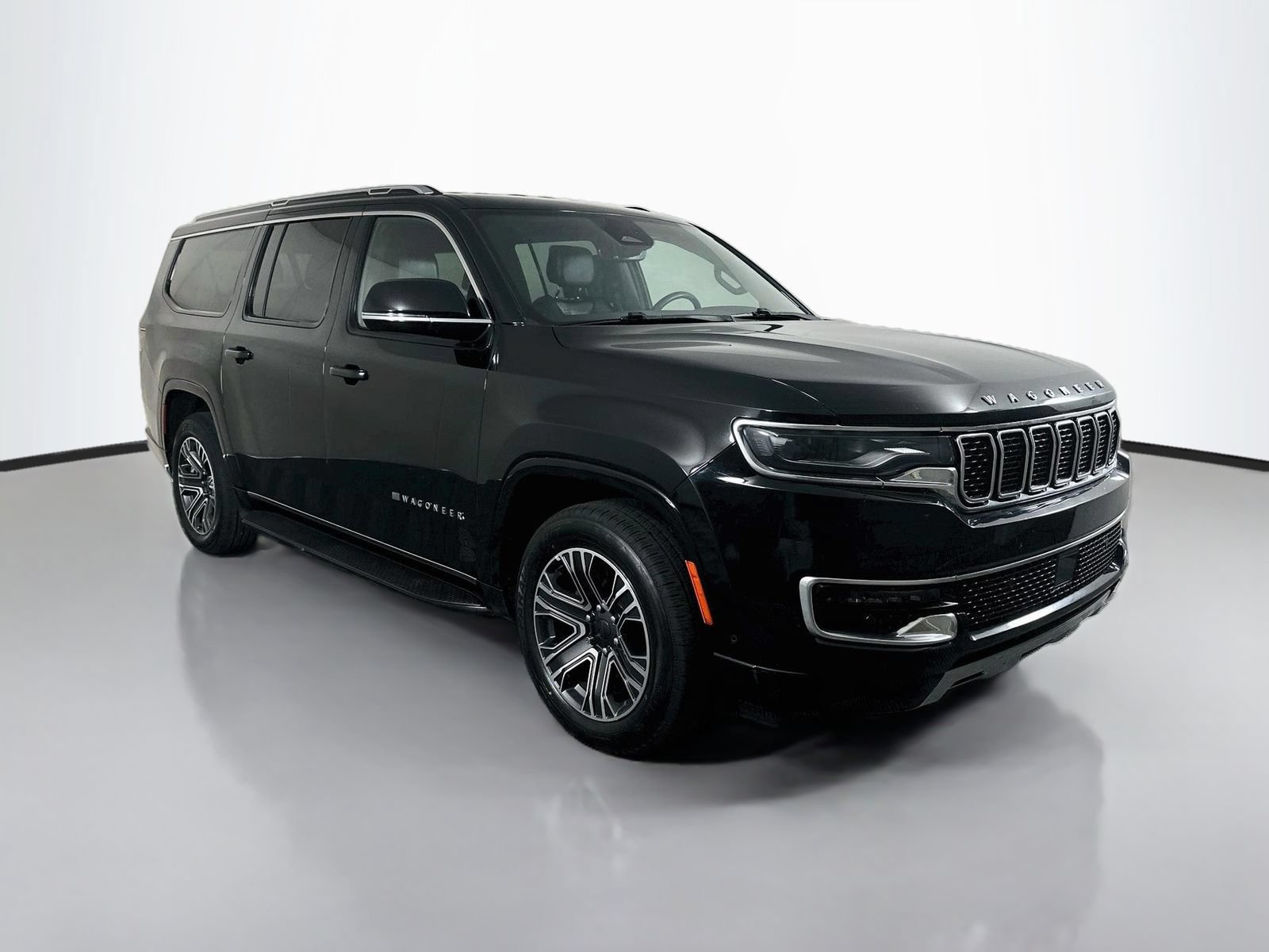 Used 2023 Jeep Wagoneer L Series II AWD/4WD image 1