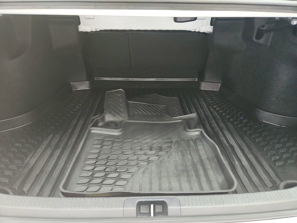 Used 2025 Toyota Camry LE w/ Convenience Package image 33