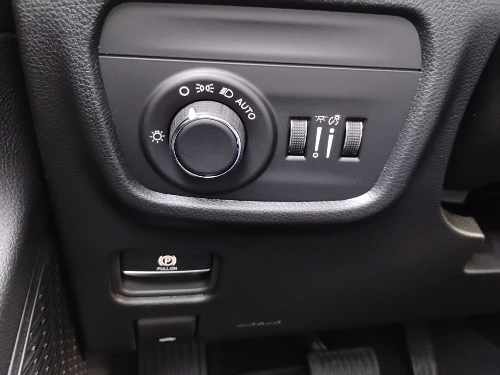 New 2025 Jeep Grand Cherokee Laredo image 37