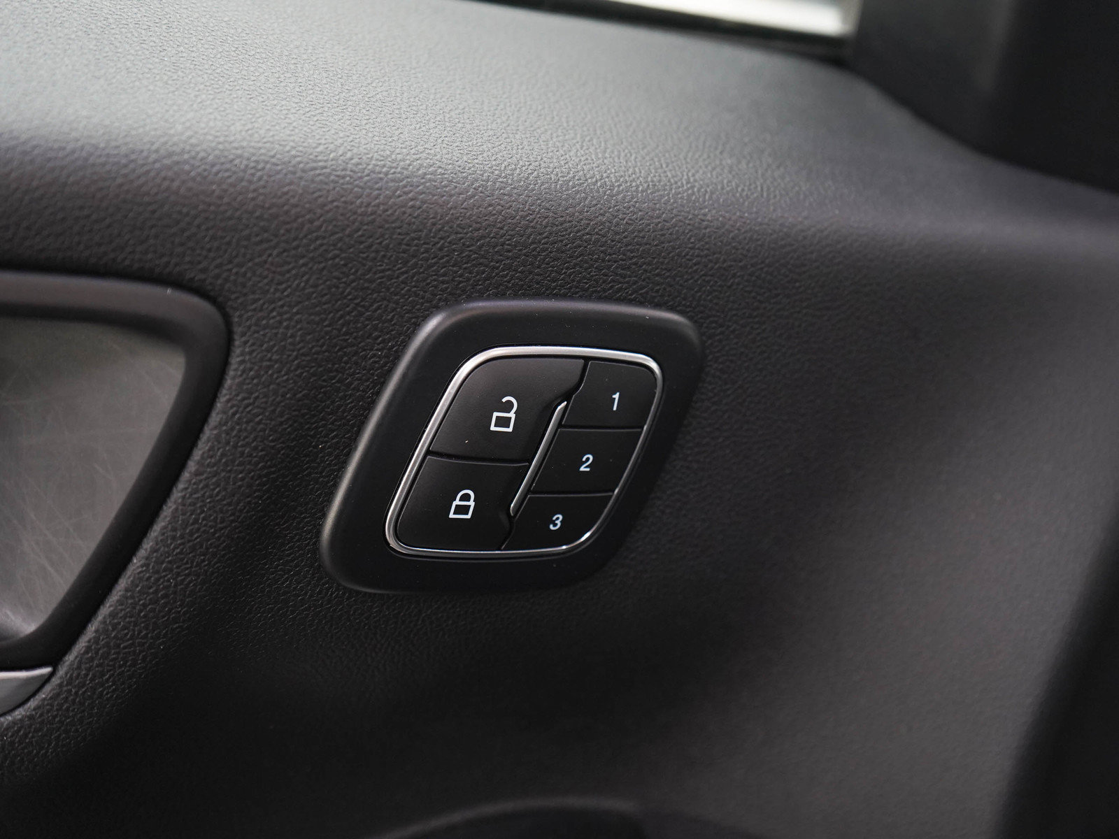 Used 2024 Ford Escape Platinum AWD/4WD image 24