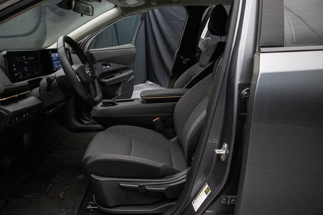 Used 2023 Nissan Ariya FWD image 25