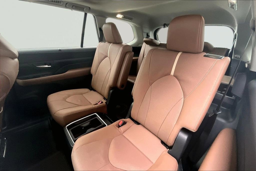 Used 2026 Toyota Grand Highlander Platinum image 20