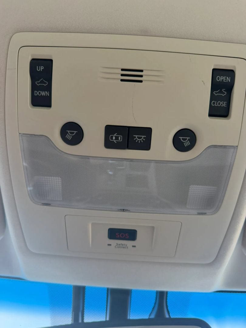 Used 2013 Lexus ES 300h w/ Luxury Pkg FWD image 28