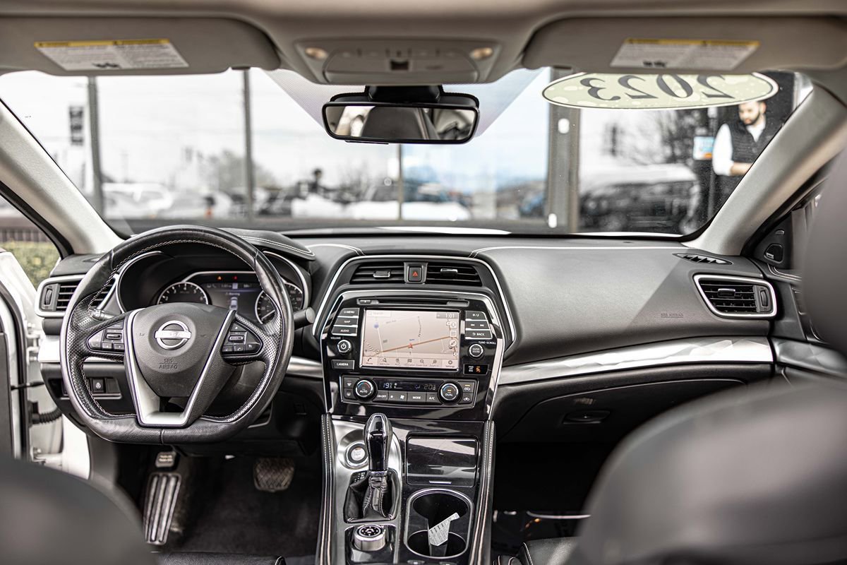 Used 2023 Nissan Maxima SL FWD image 36