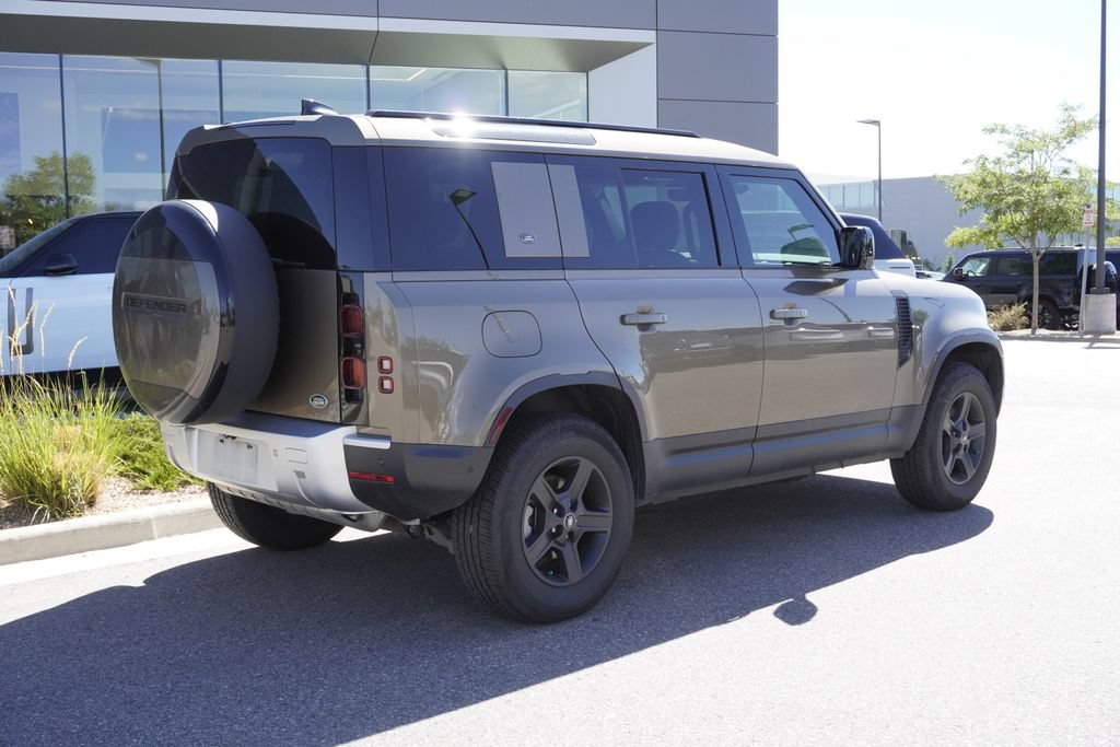 Used 2023 Land Rover Defender 110 S AWD/4WD image 4