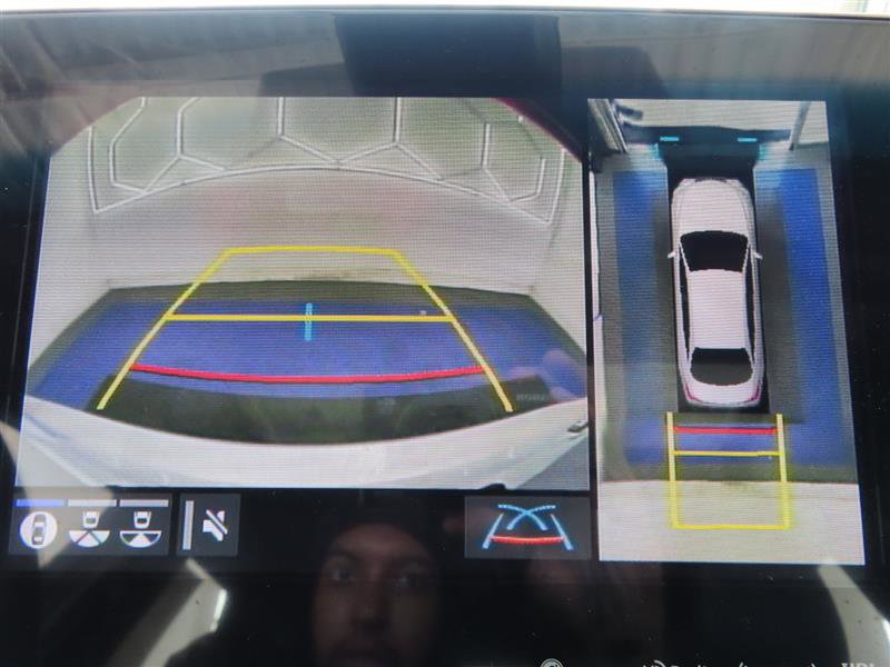 Used 2022 Toyota Avalon Touring w/ Advanced Safety Package image 29