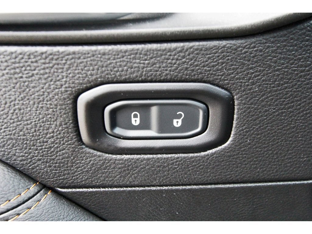 Used 2021 Jeep Wrangler Unlimited Sahara AWD/4WD image 15