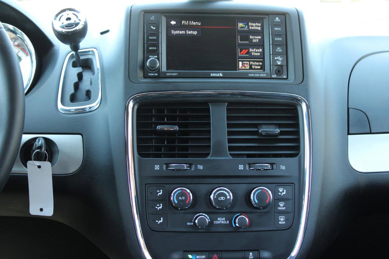 Used 2015 Dodge Grand Caravan SXT w/ Blacktop Package FWD image 10