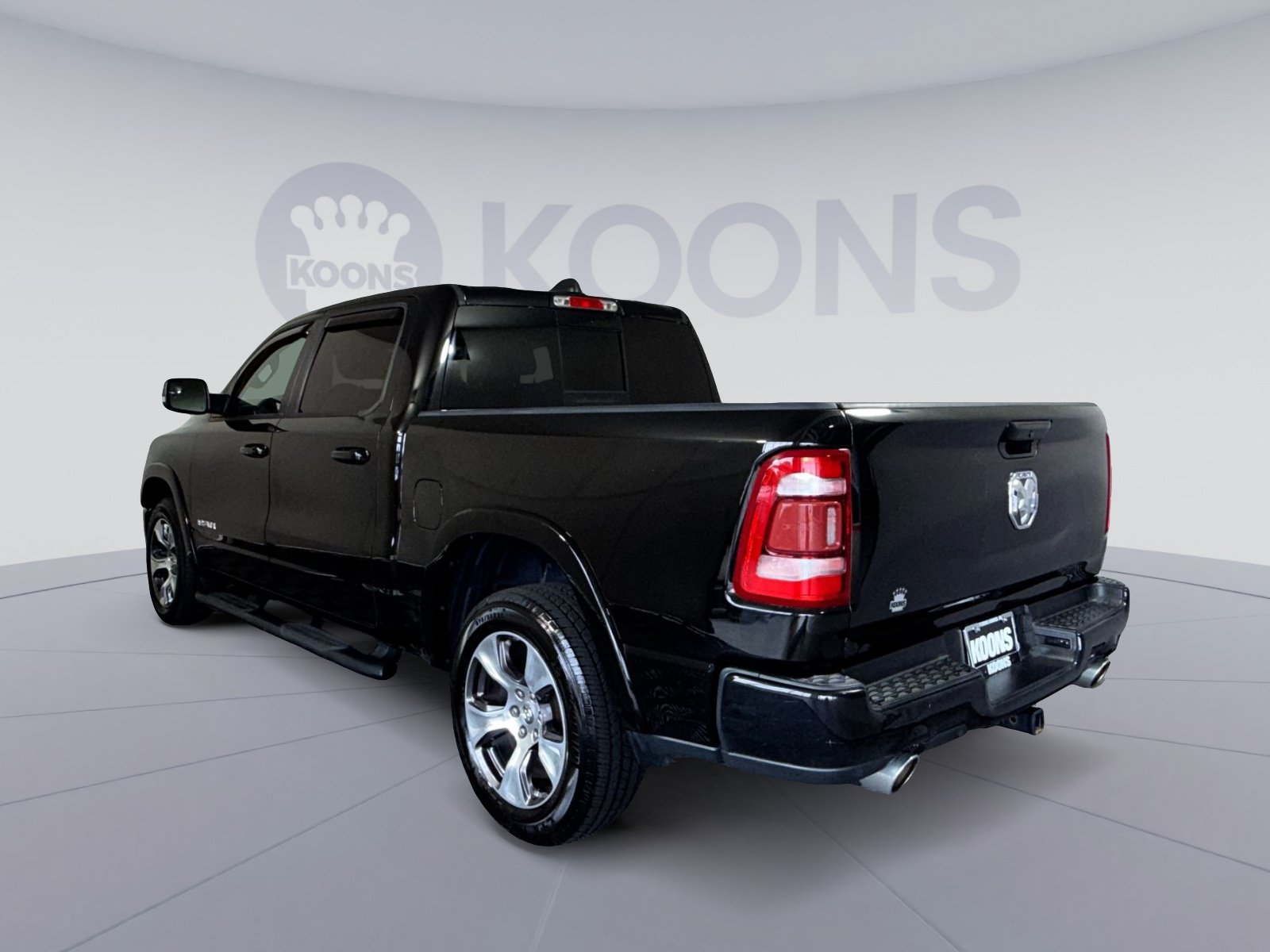 Used 2019 RAM 1500 Laramie w/ Sport Appearance Package AWD/4WD image 4