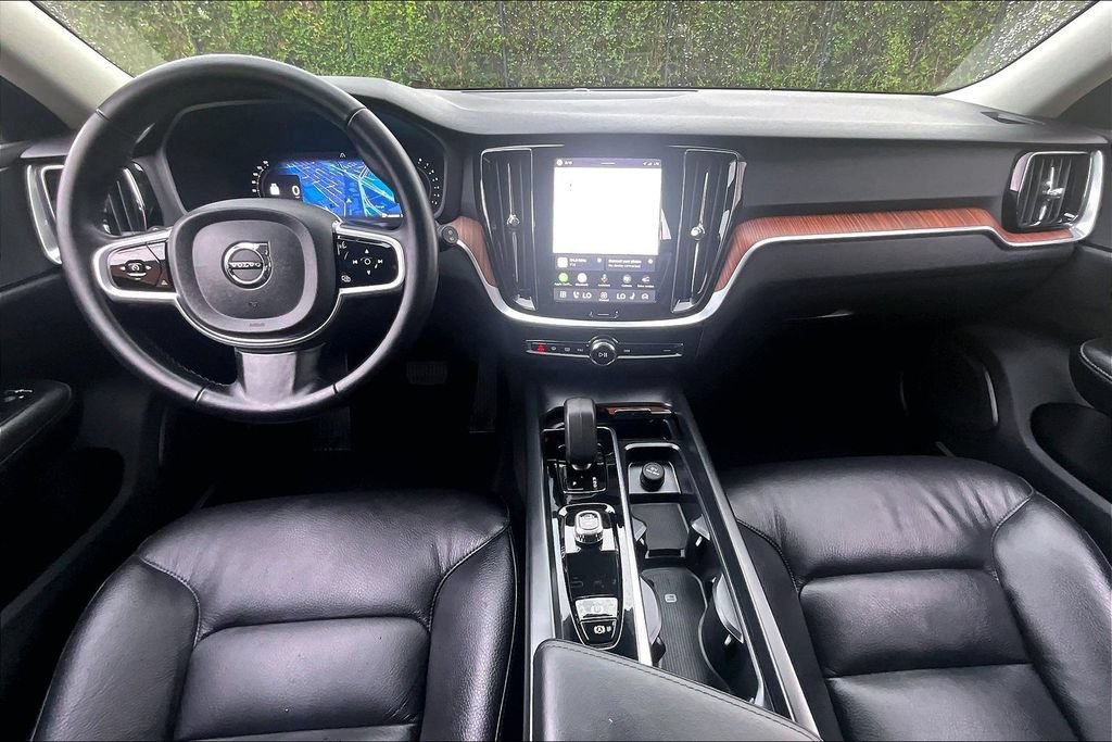 Certified 2025 Volvo V60 B5 Cross Country Plus AWD/4WD image 20