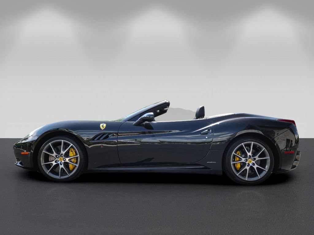 Used 2011 Ferrari California RWD image 6