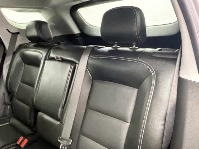 Used 2024 GMC Terrain SLT AWD/4WD image 7