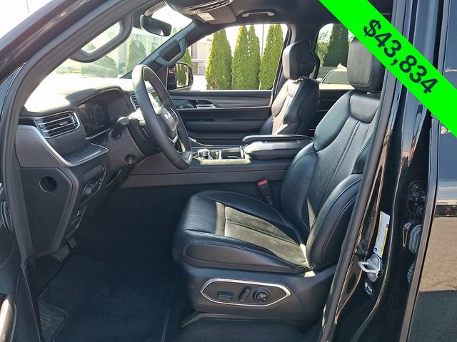 Used 2024 Jeep Wagoneer L Series III w/ Flexible Seating Group image 15