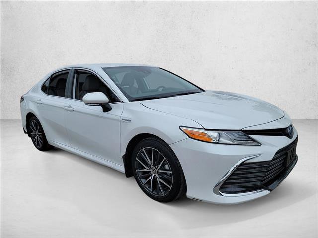 Used 2021 Toyota Camry XLE w/ Cold Weather Package image 4