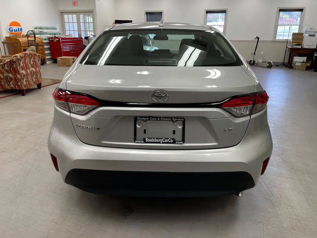 Used 2025 Toyota Corolla LE FWD image 33