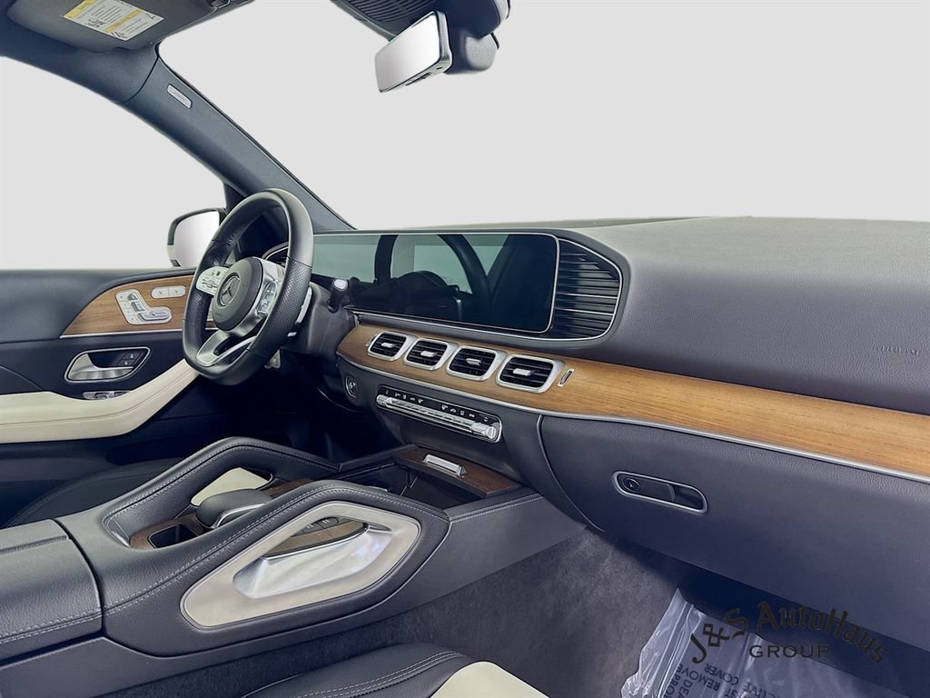 Used 2022 Mercedes-Benz GLE 350 4MATIC w/ AMG Line Exterior image 36