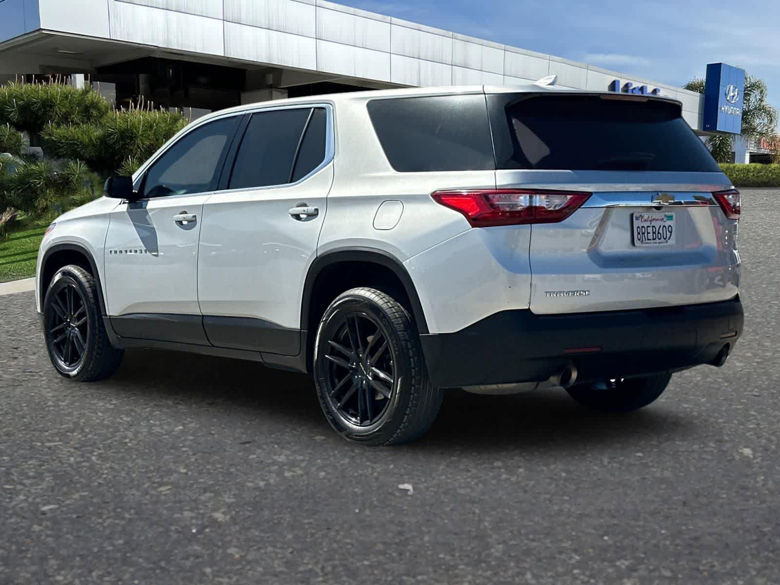 Used 2020 Chevrolet Traverse LS FWD image 7