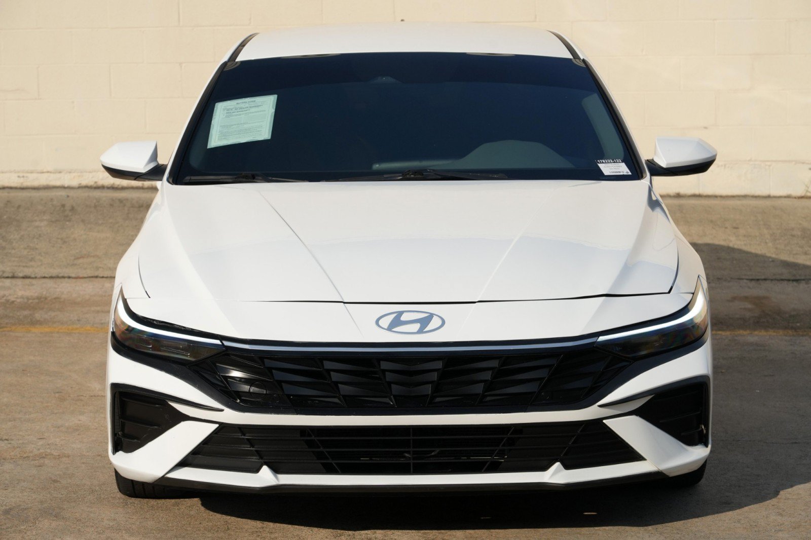 Used 2025 Hyundai Elantra Hybrid FWD image 39