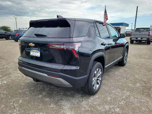 New 2026 Chevrolet Equinox LT image 2