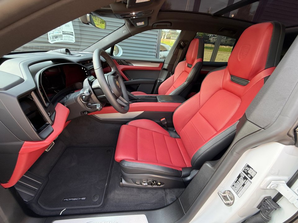 New 2026 Porsche Cayenne Electric AWD/4WD image 5