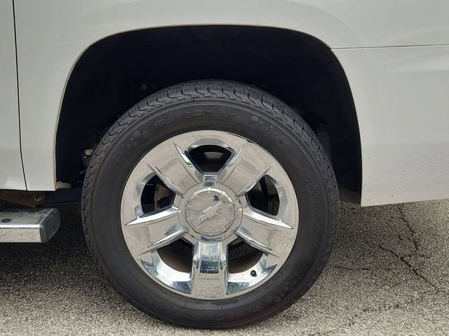 Used 2018 Chevrolet Suburban LT w/ LT Signature Package RWD image 33