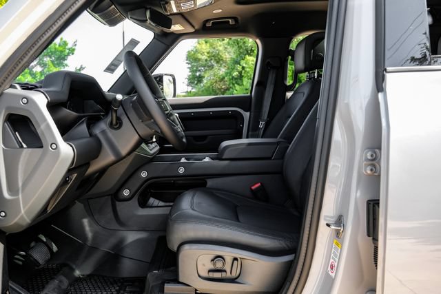 New 2026 Land Rover Defender 110 X-Dynamic SE AWD/4WD image 3
