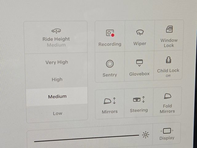 Used 2022 Tesla Model S Plaid image 8