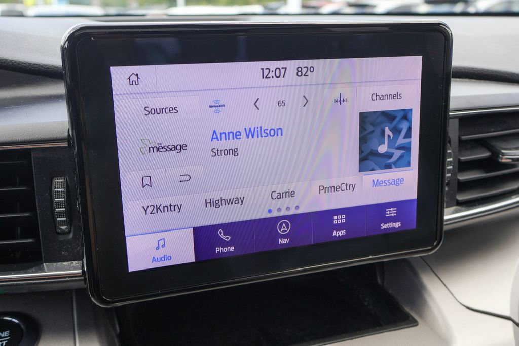 Used 2021 Ford Explorer XLT w/ Equipment Group 202A image 5