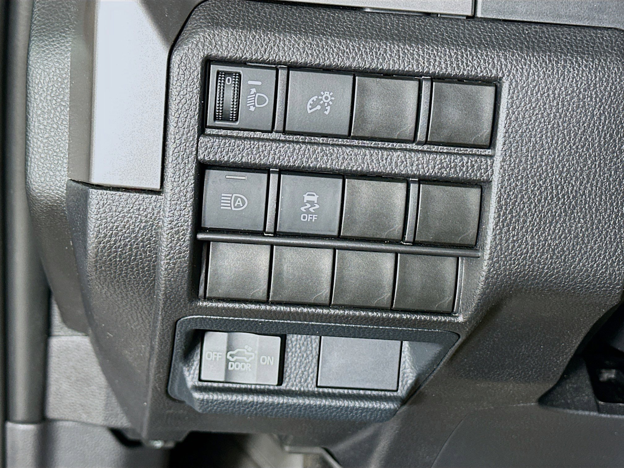 Used 2024 Toyota Tacoma SR5 RWD image 17