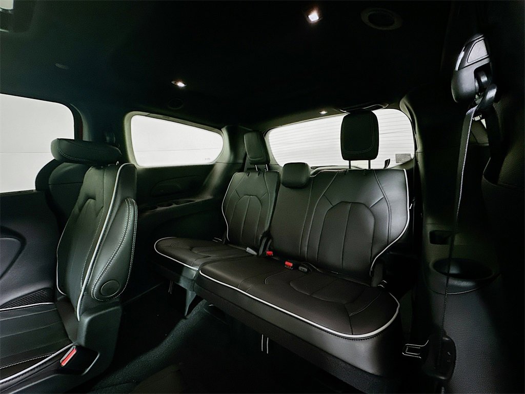 New 2026 Chrysler Pacifica Limited w/ S Appearance Package image 17