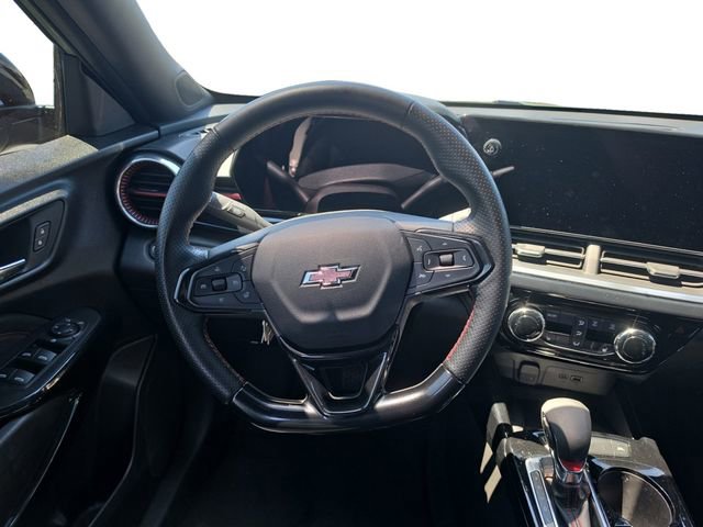 Used 2024 Chevrolet Trax RS w/ Sunroof Package FWD image 12