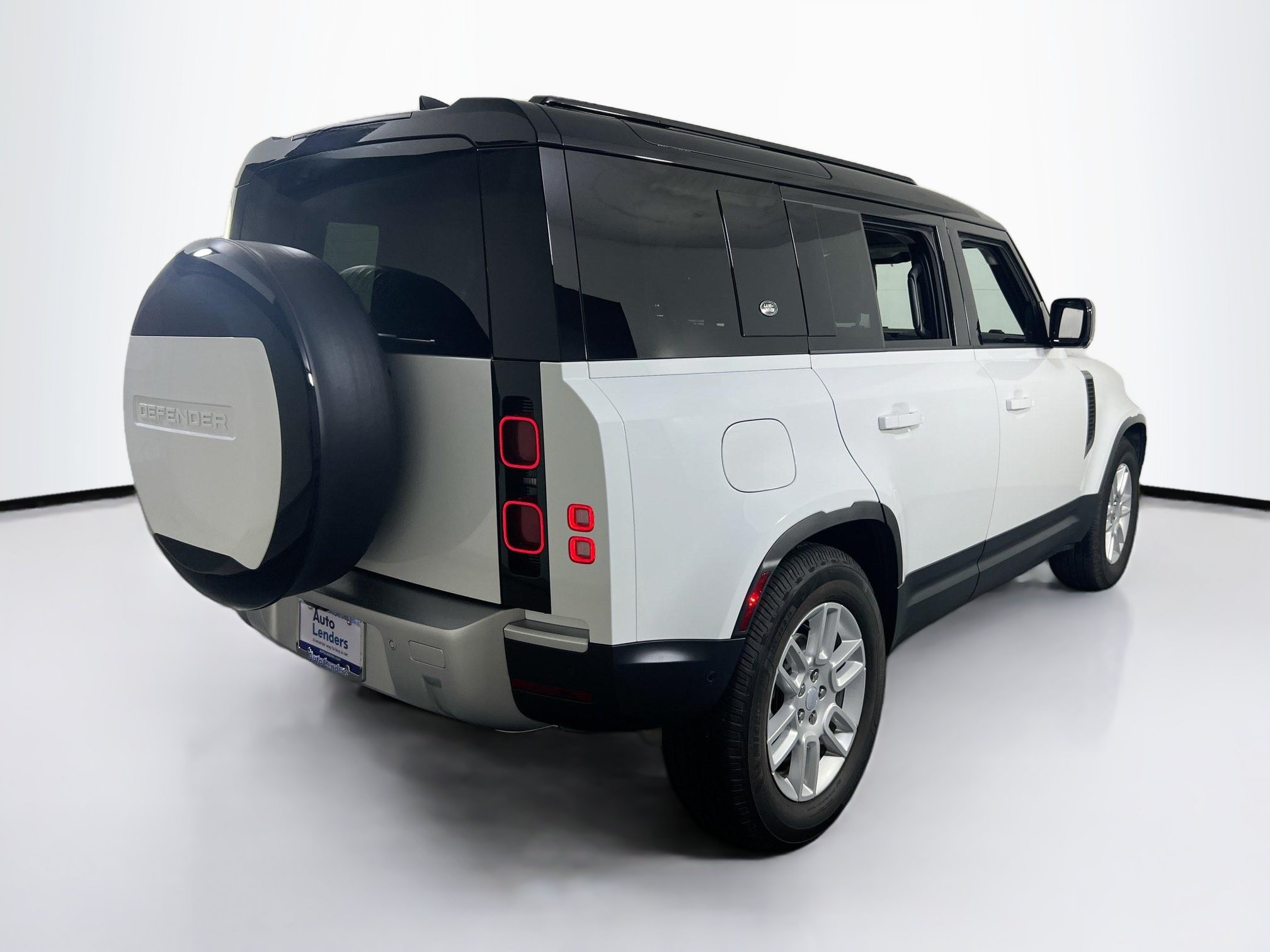 Used 2024 Land Rover Defender 110 S AWD/4WD image 5