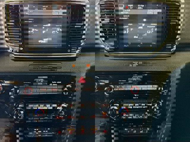 Certified 2022 Kia Sportage EX w/ EX Technology Package AWD/4WD image 33