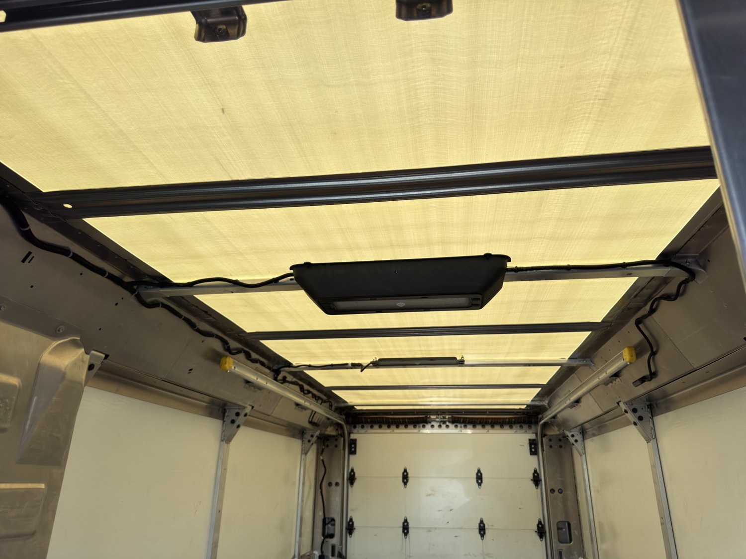 Used 2024 Chevrolet Brightdrop 600 w/ Commercial Equipment Package AWD/4WD image 16