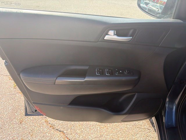 Used 2020 Kia Sportage LX AWD/4WD image 12
