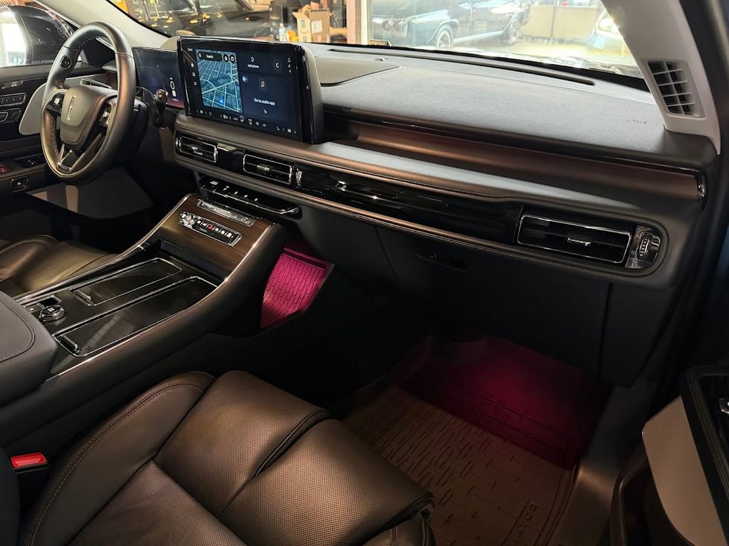 Used 2025 Lincoln Aviator Reserve w/ Equipment Group 201A AWD/4WD image 12