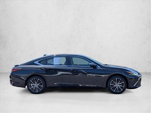 Used 2024 Lexus ES 300h w/ Premium Package FWD image 4