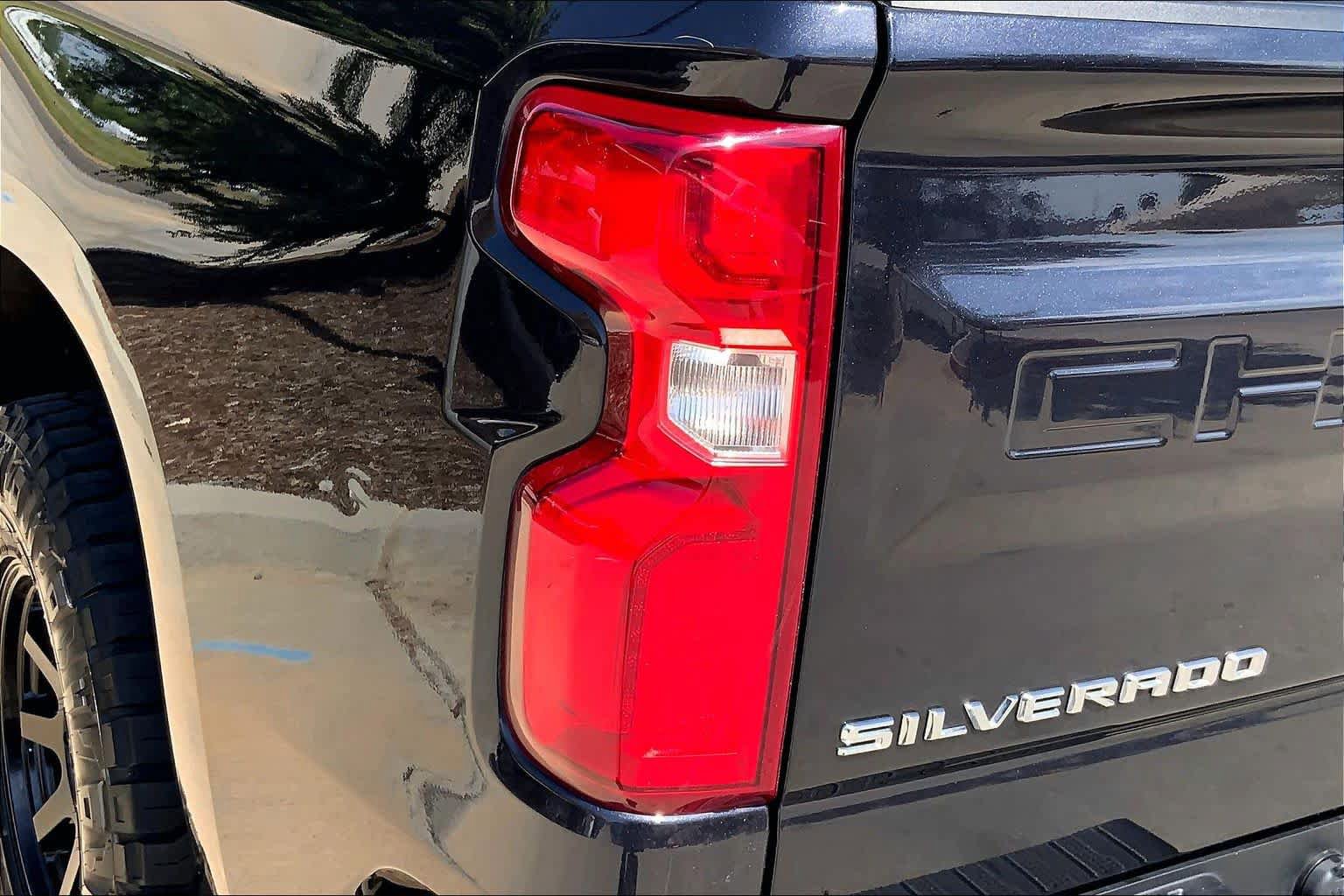 Used 2022 Chevrolet Silverado 1500 RST AWD/4WD image 28