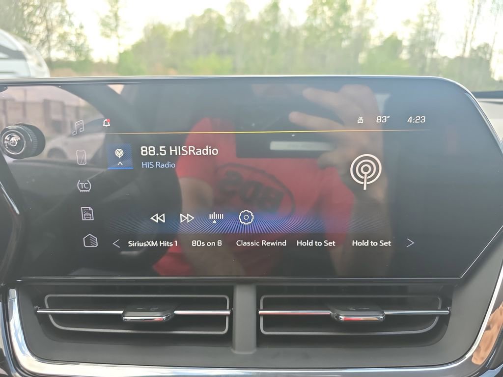 New 2026 Chevrolet Trax RS w/ Sunroof Package image 22