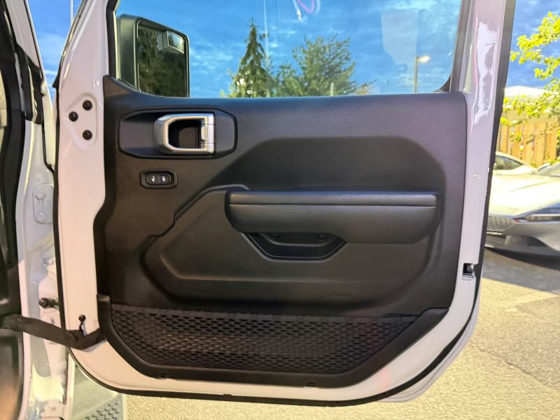 Used 2021 Jeep Wrangler Sport AWD/4WD image 16
