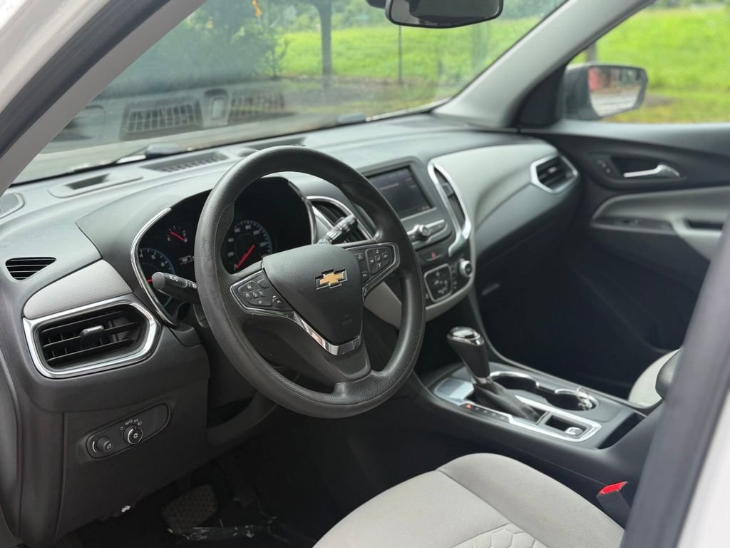 Used 2020 Chevrolet Equinox LS FWD image 11
