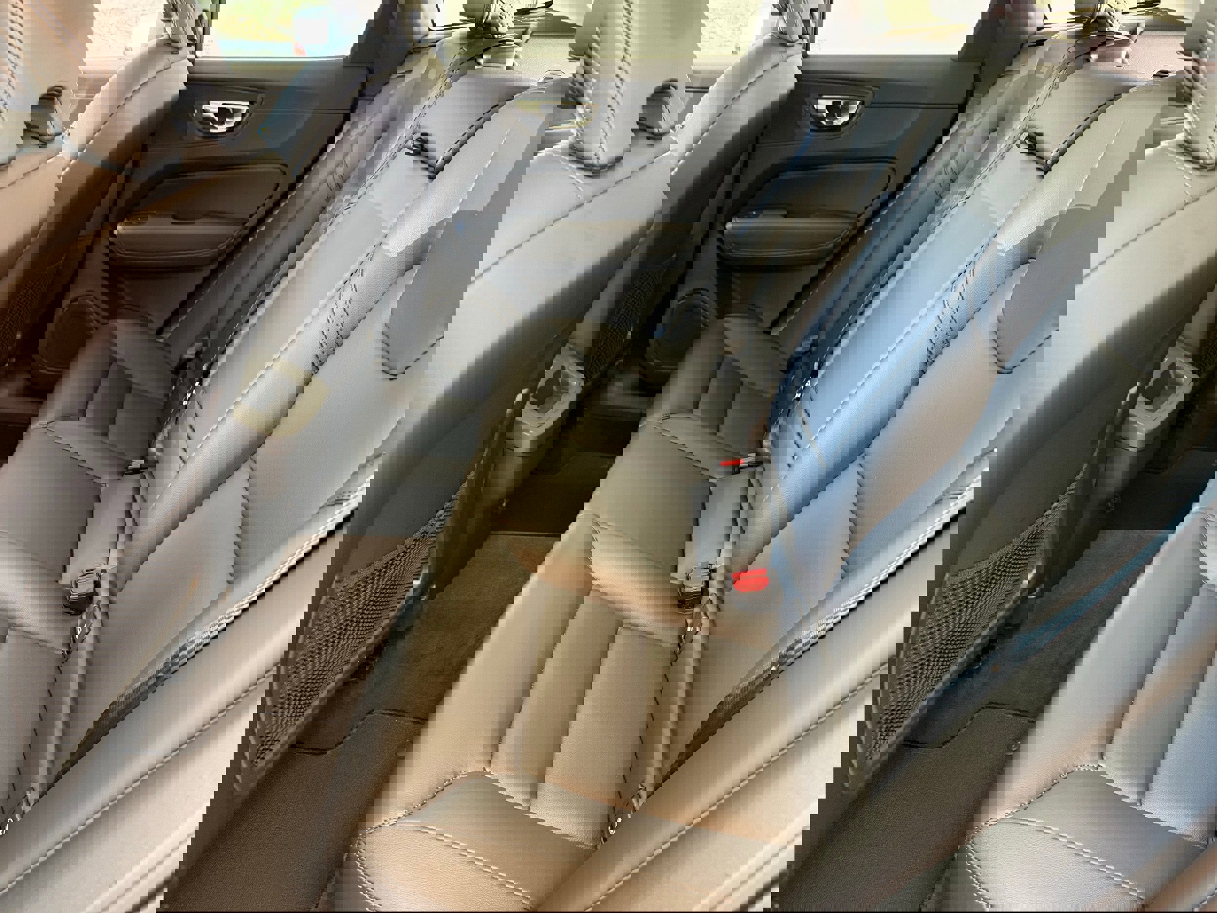 Certified 2025 Volvo XC60 B5 Core image 24