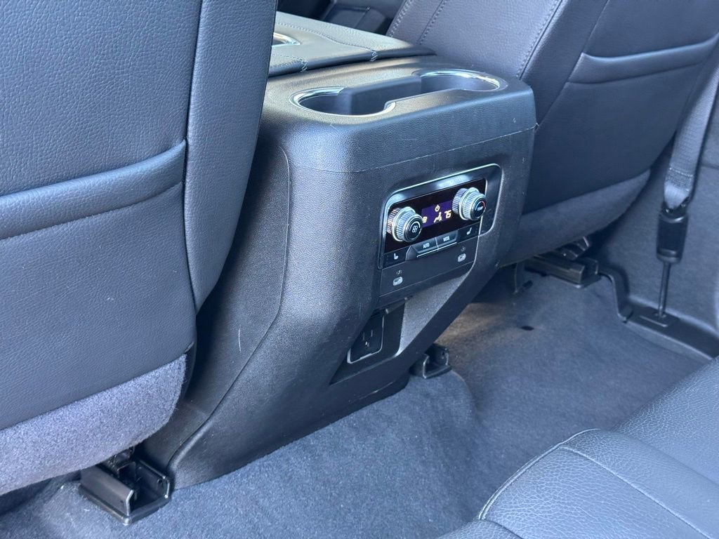 Used 2024 GMC Yukon XL Denali image 30