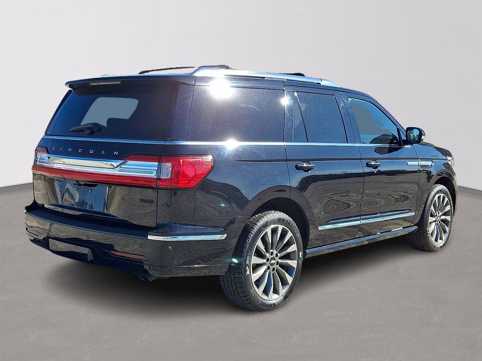 Certified 2020 Lincoln Navigator Reserve w/ Luxury Package image 6