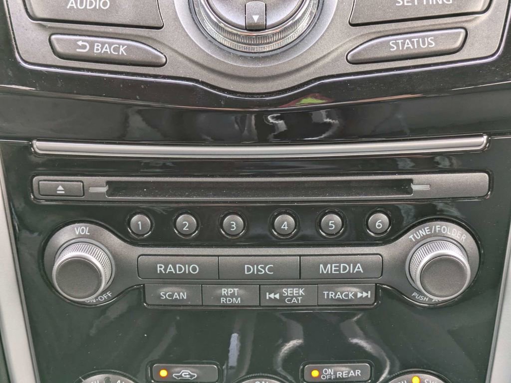 Used 2020 Nissan Pathfinder SV image 27