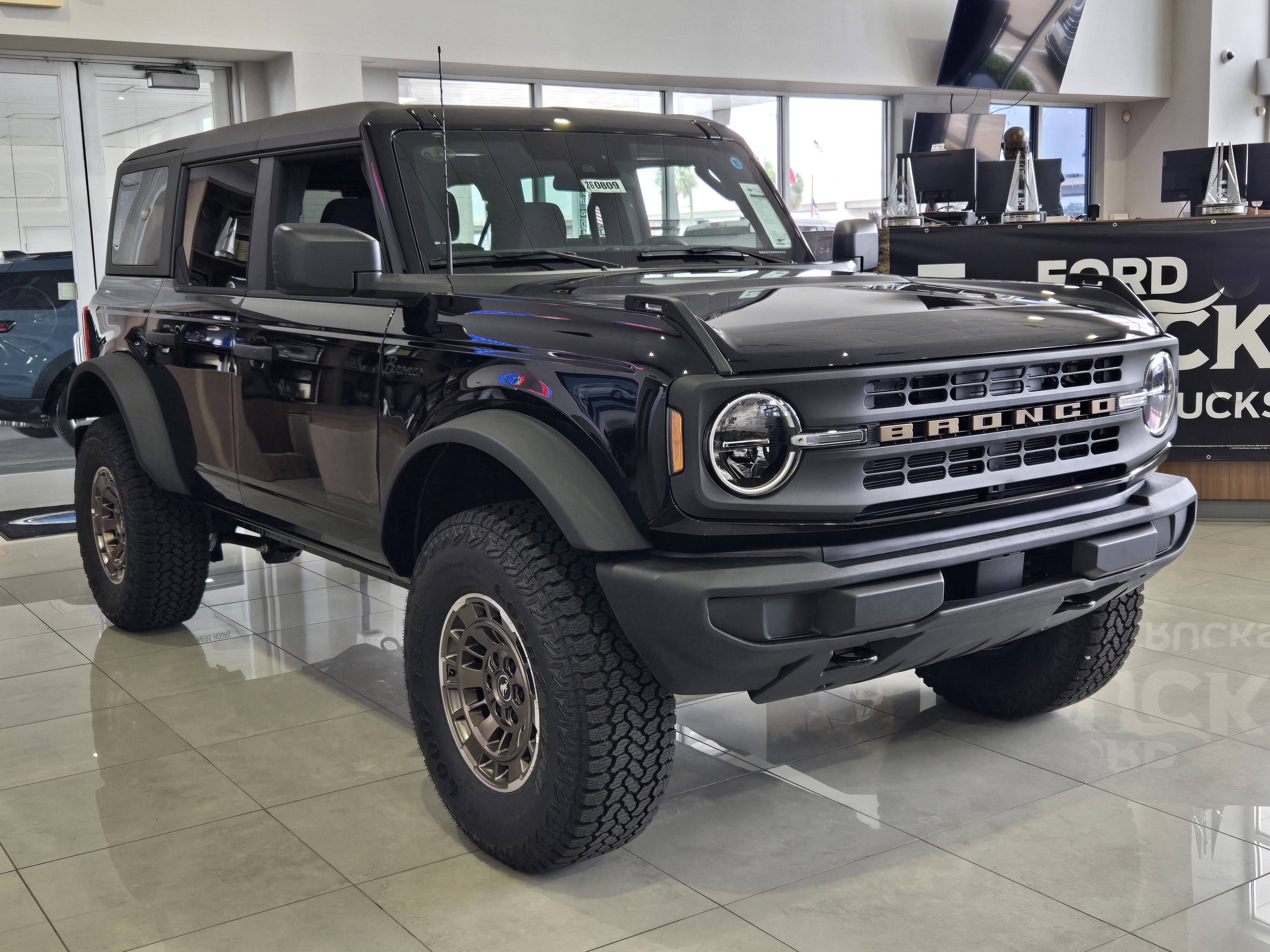 New 2026 Ford Bronco Big Bend AWD/4WD image 2