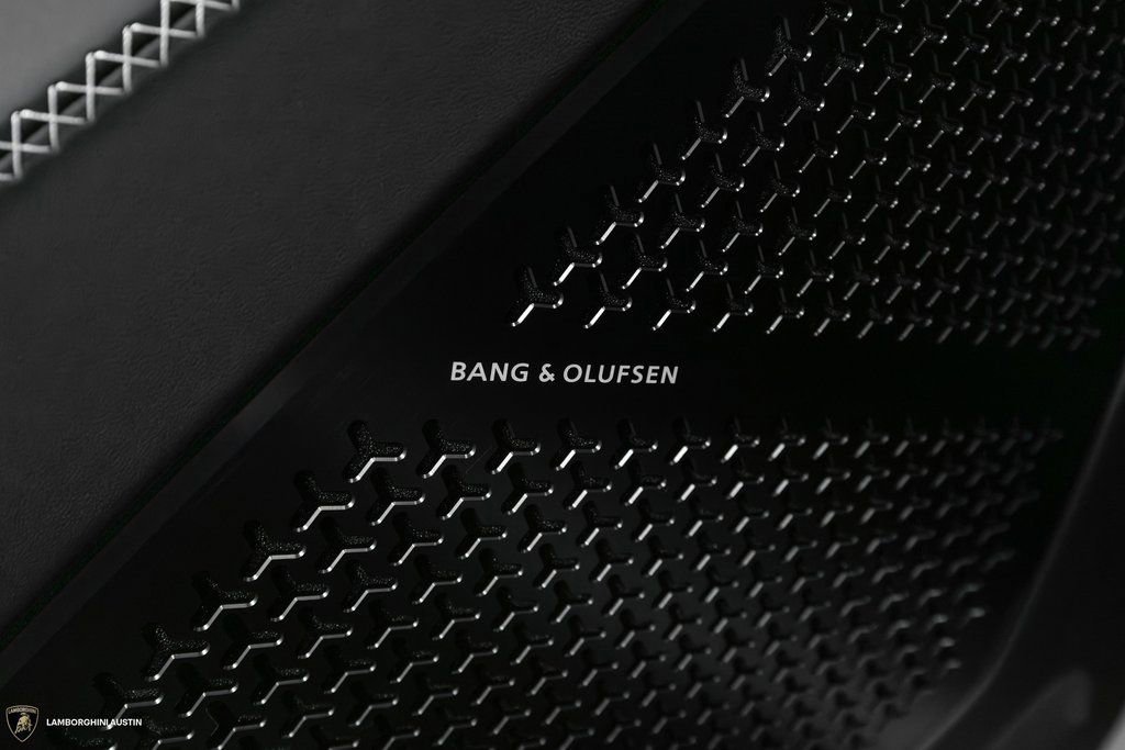 Used 2025 Lamborghini Urus SE image 23