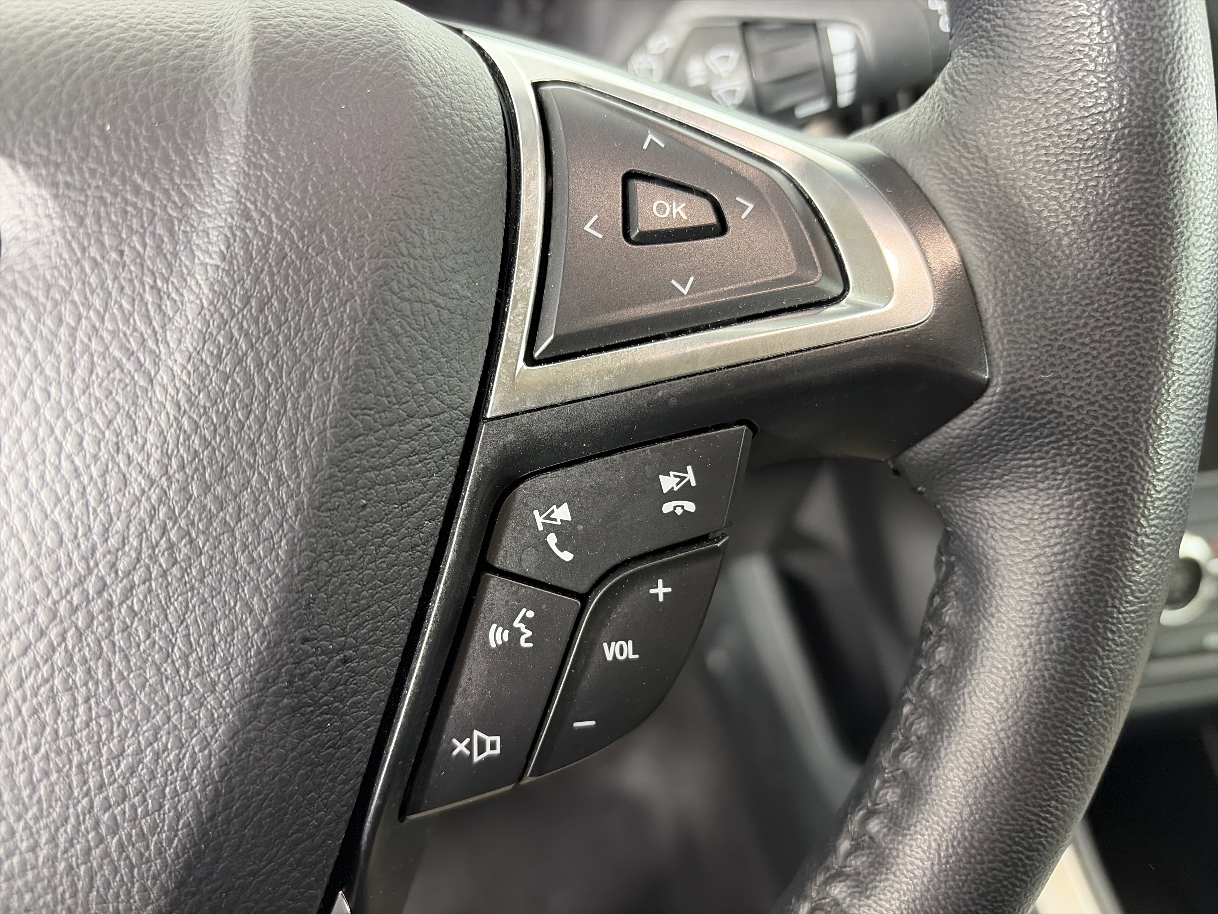 Used 2024 Ford Edge SEL w/ Convenience Package image 29